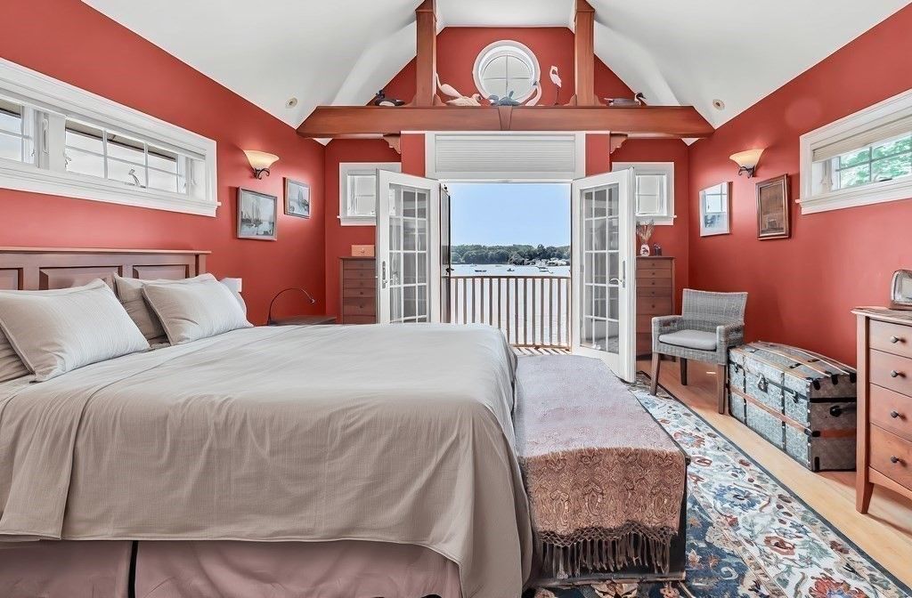 Bedroom, Interior, Water