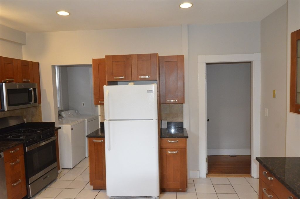 Interior, Kitchen, Recessed Lighting, Washer