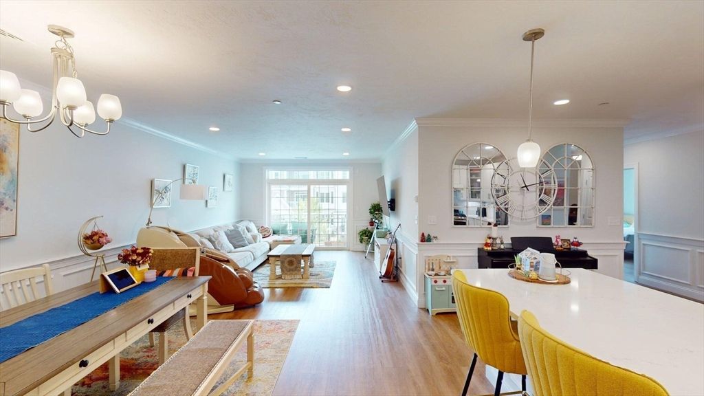 Chandelier, Dining room, Interior, Living room, Pendant Lights, Recessed Lighting, Wood Texture Flooring