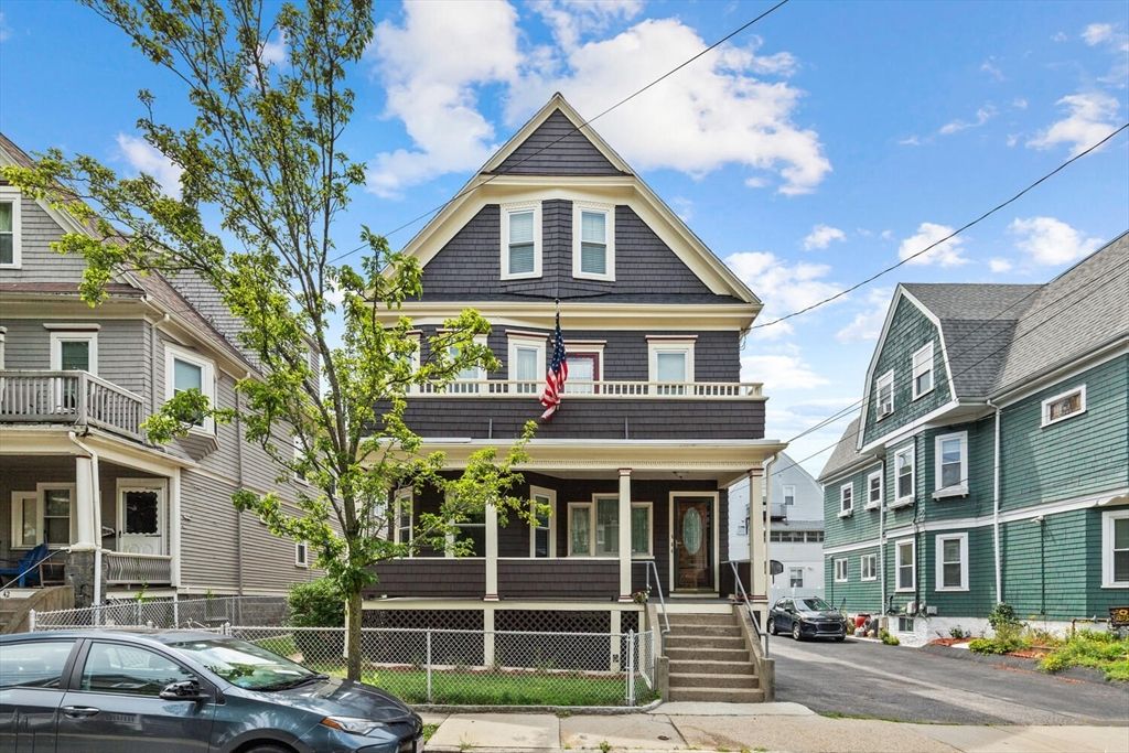 Exterior, Facade, Queen Anne Victorian