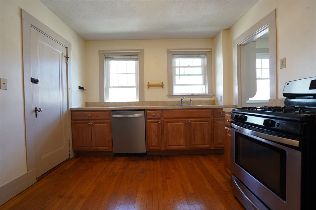 Interior, Kitchen, Stainless Steel Appliances, Wood Texture Flooring