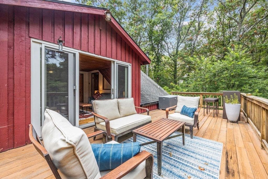 Exterior, Wood Texture Flooring