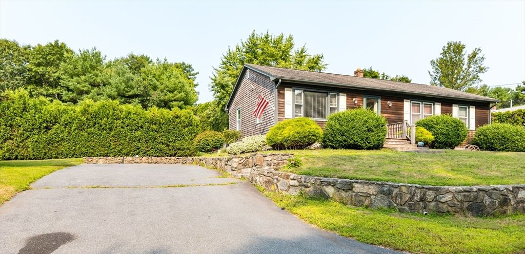 Exterior, Facade, Cape Cod