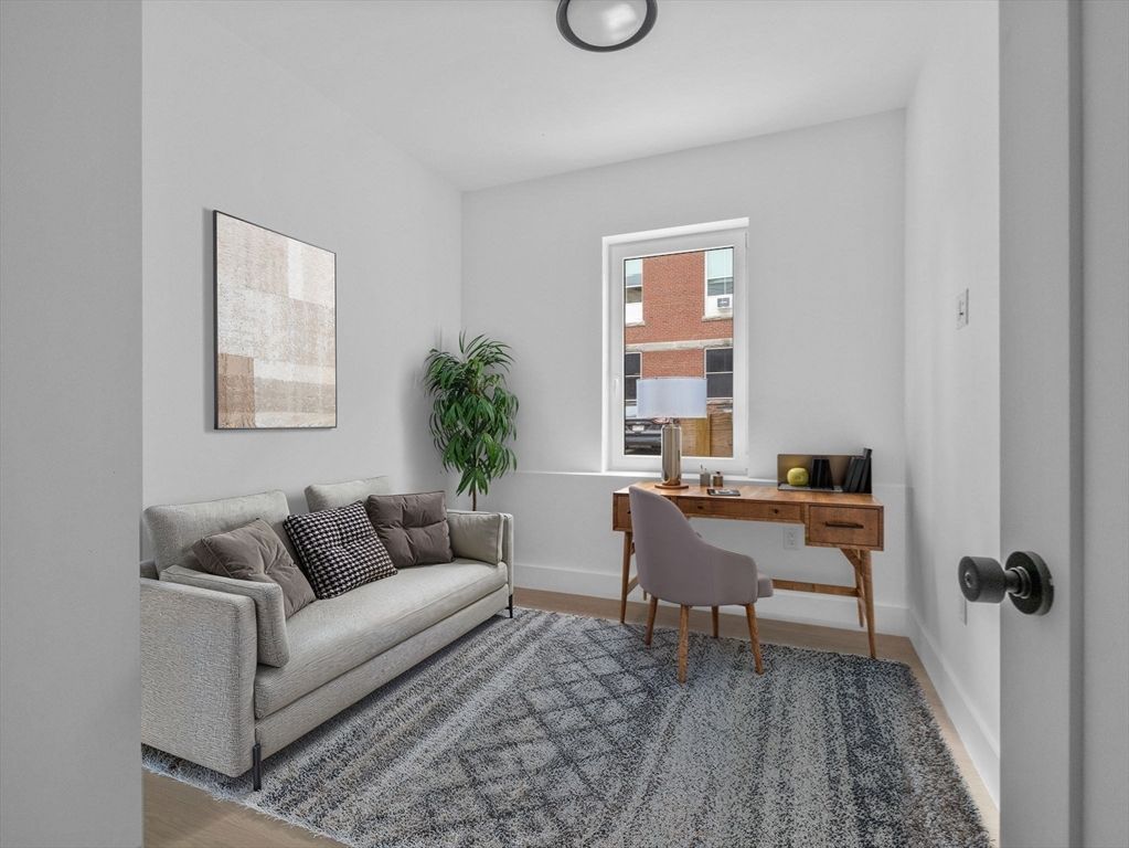 Home Office, Interior