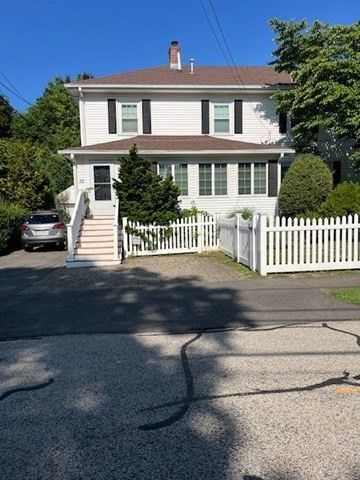 Exterior, Facade, American Foursquare