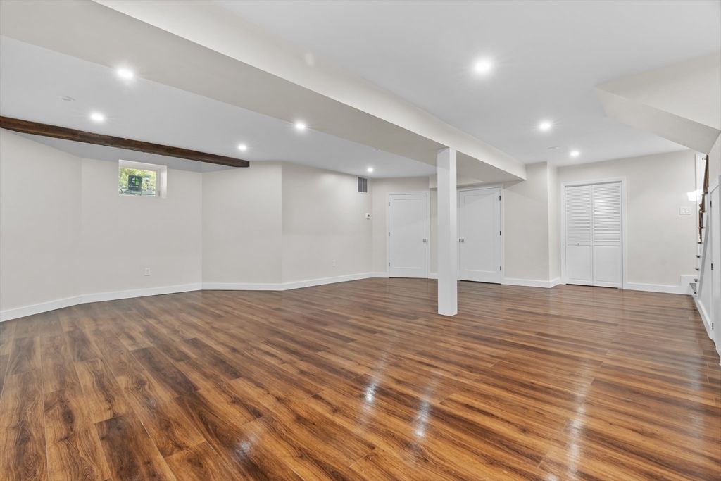 Empty room, Interior, Recessed Lighting, Wooden Beams, Wood Texture Flooring
