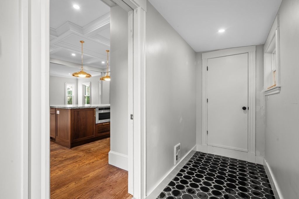 Interior, Pendant Lights, Recessed Lighting, Wood Texture Flooring