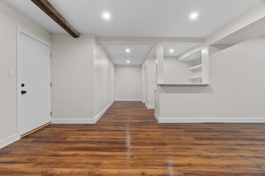 Empty room, Interior, Recessed Lighting, Wooden Beams, Wood Texture Flooring