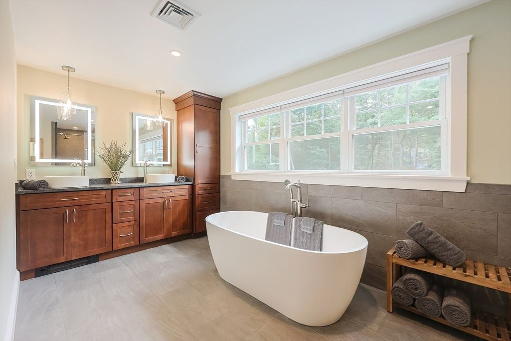 Bathroom, Dual Sink Vanities, Free Standing Baths, Interior, Pendant Lights, Recessed Lighting