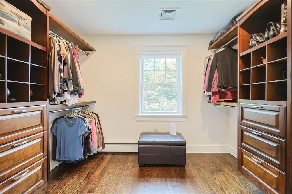 Interior, Walk-in Closets, Wood Texture Flooring