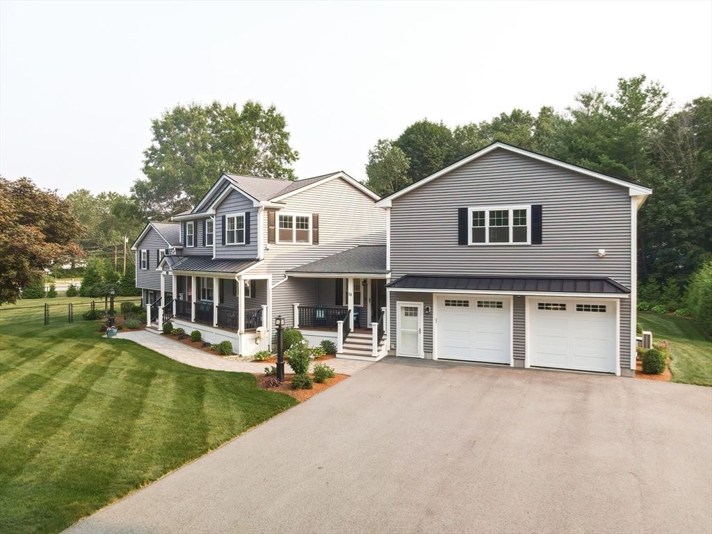 Attached, Exterior, Facade, Farmhouse