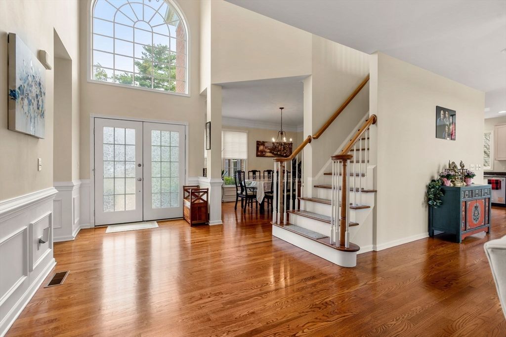Chandelier, Dining room, Interior, Wood Texture Flooring