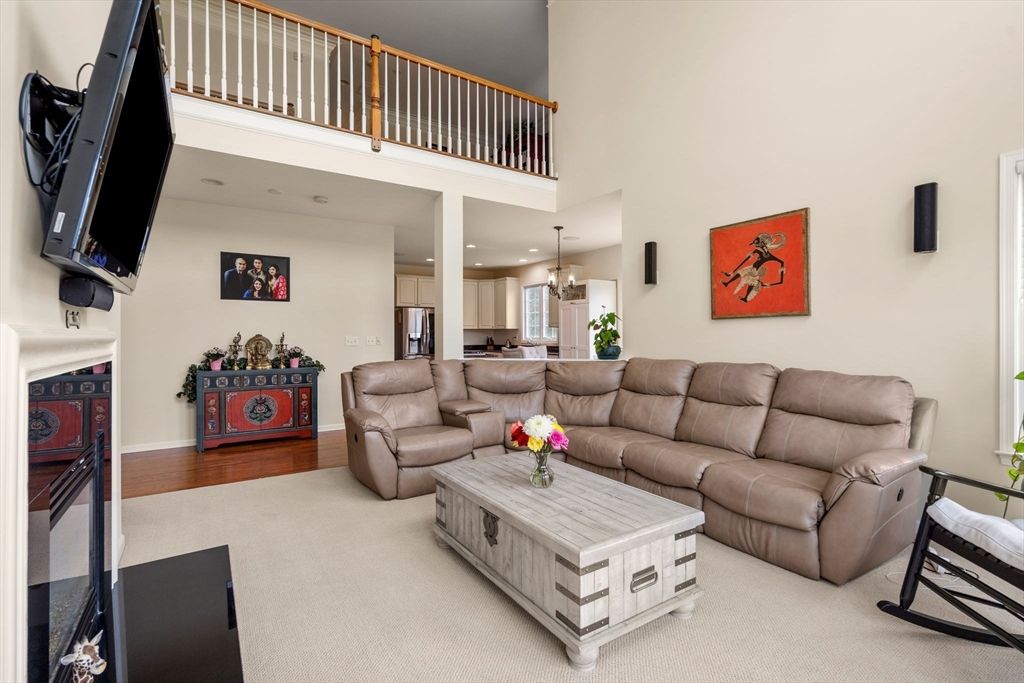 Interior, Kitchen, Living room, Pendant Lights, Recessed Lighting, Wood Texture Flooring
