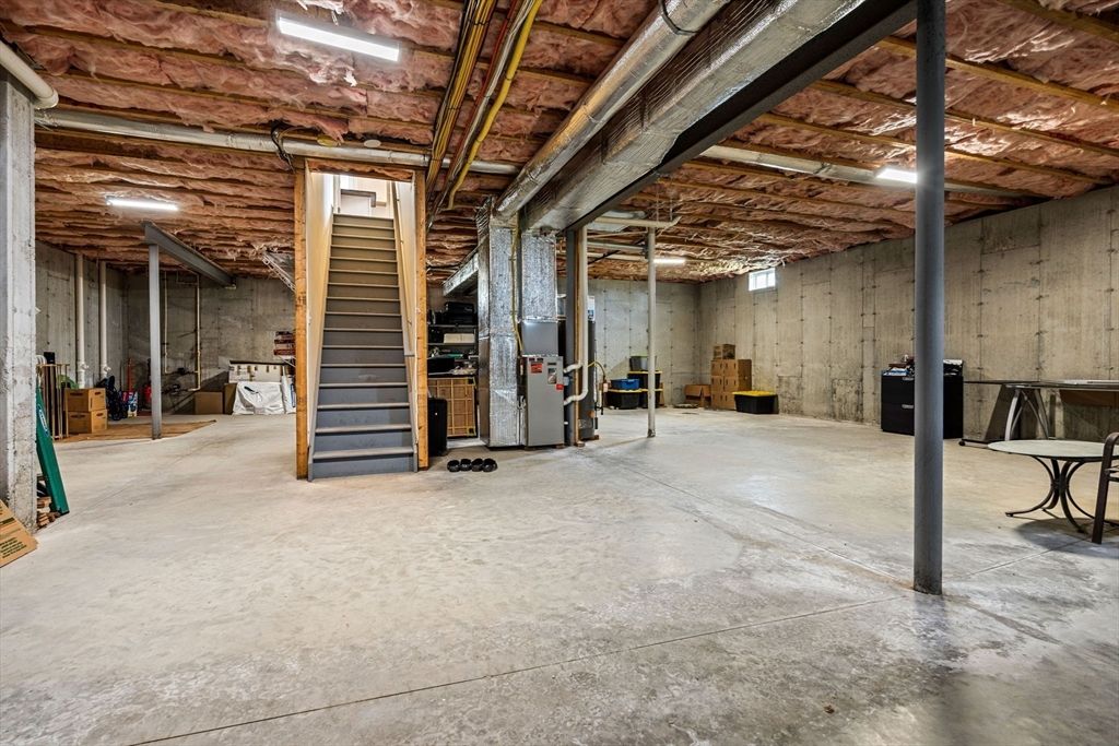 Interior, Washer, Wooden Beams