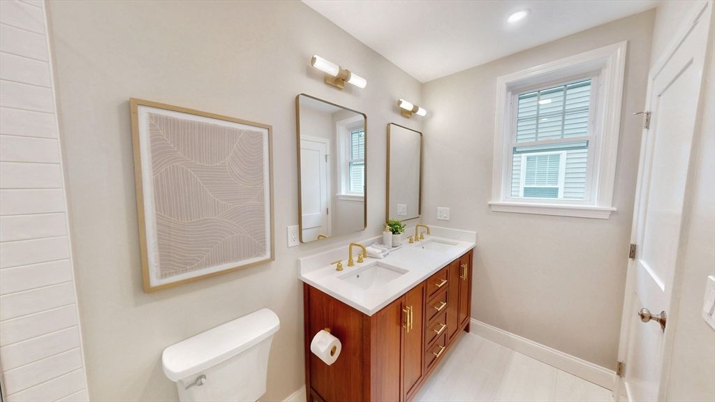 Bathroom, Dual Sink Vanities, Interior, Recessed Lighting
