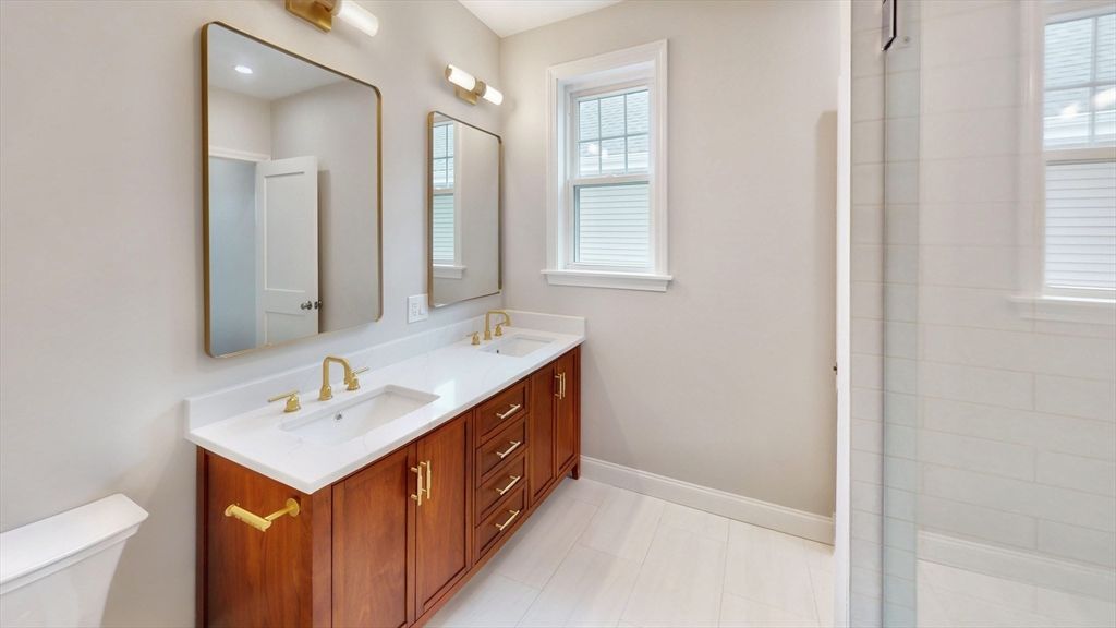 Bathroom, Dual Sink Vanities, Interior