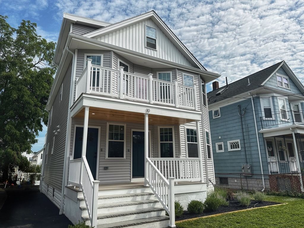 Exterior, Facade, Queen Anne Victorian