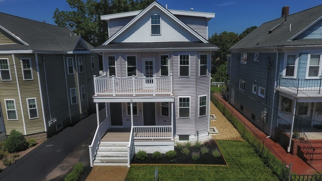 Exterior, Facade, Queen Anne Victorian