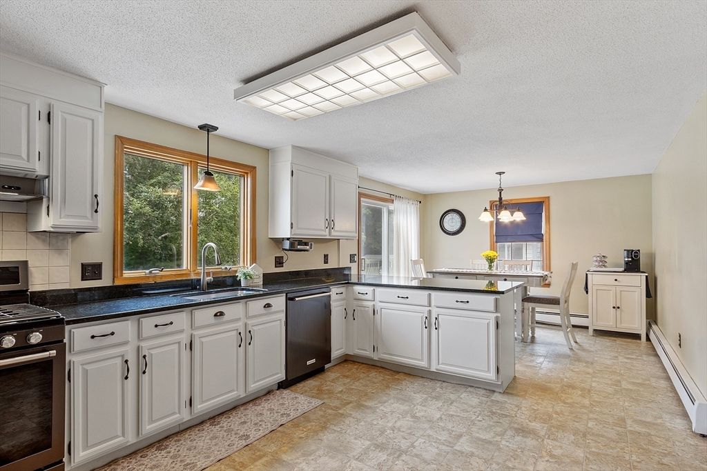 Dining room, Interior, Kitchen, Pendant Lights