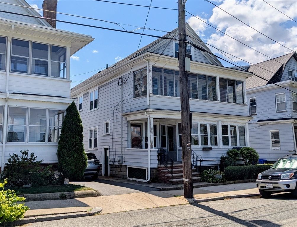 Exterior, Facade, Queen Anne Victorian