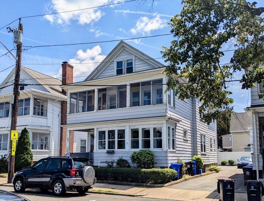 Exterior, Facade, Queen Anne Victorian