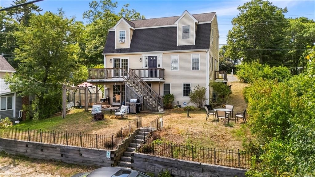 Exterior, Facade, Cape Cod