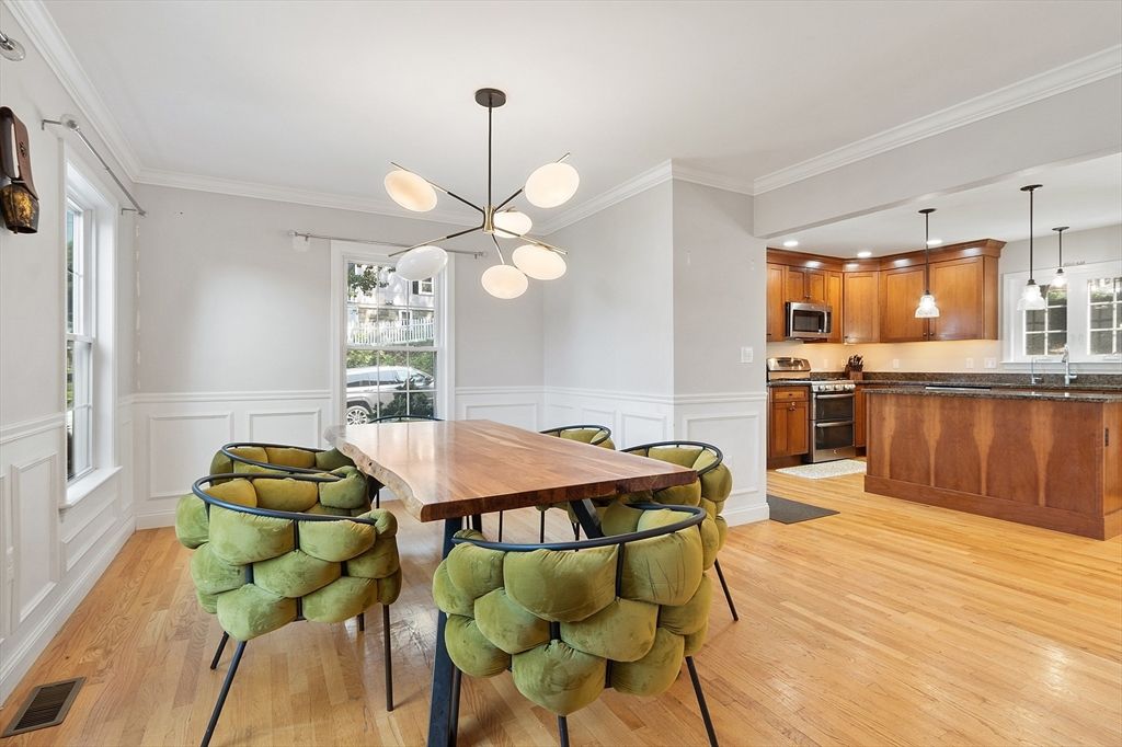 Dining room, Interior, Kitchen, Pendant Lights, Recessed Lighting, Stainless Steel Appliances, Wood Texture Flooring