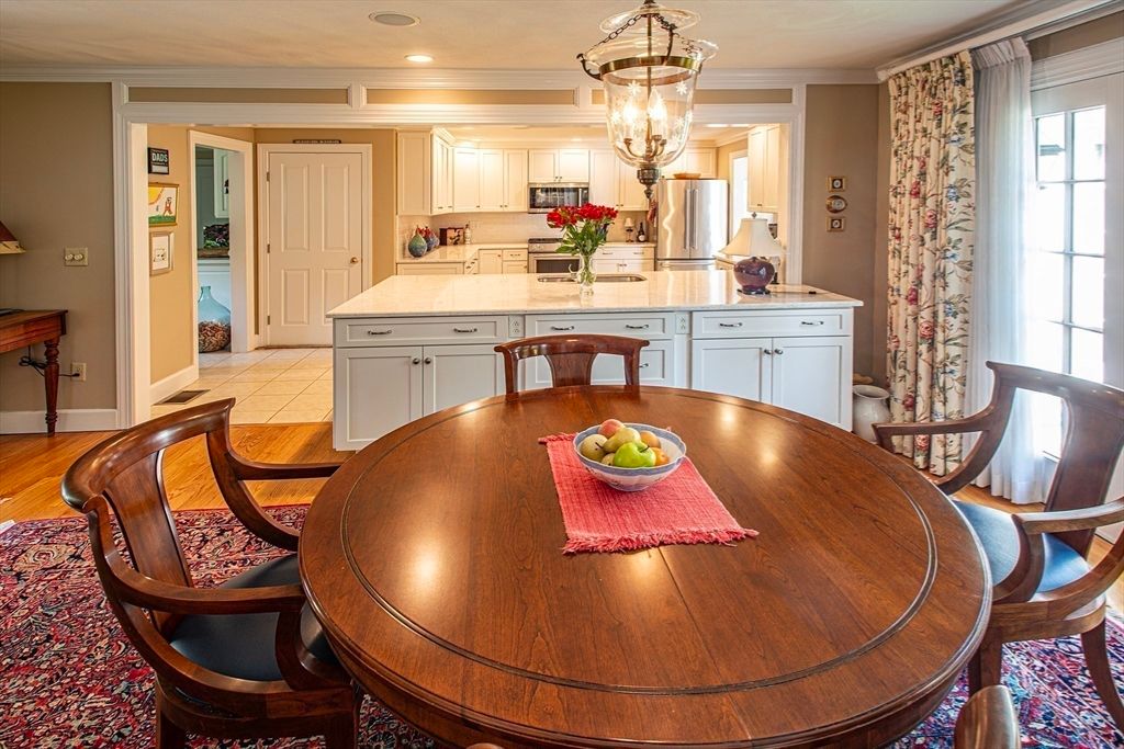 Chandelier, Dining room, Interior, Kitchen, Recessed Lighting, Wood Texture Flooring