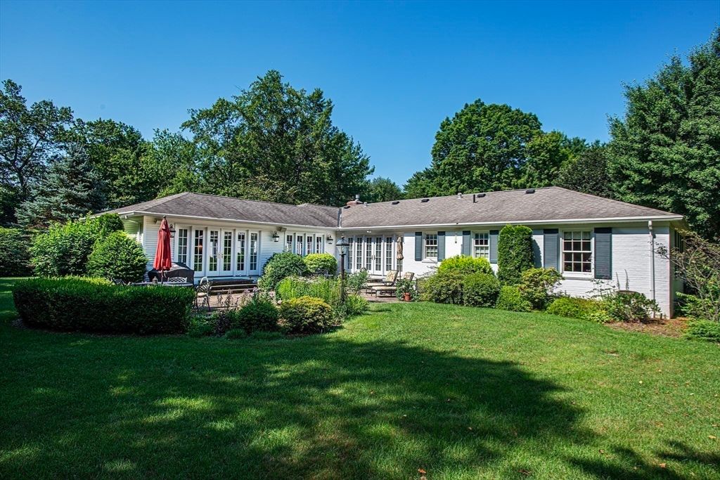 Backyard, Exterior, Facade, Ranch