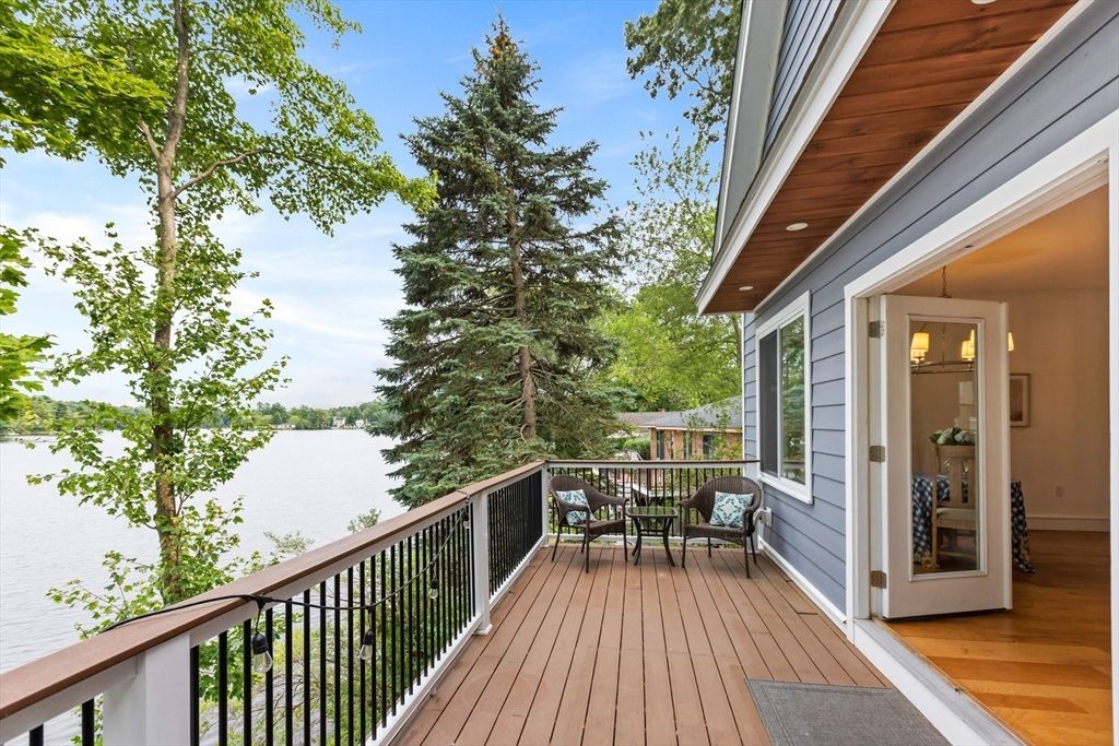 Exterior, Wood Texture Flooring