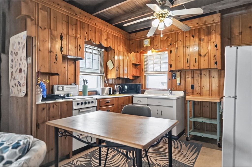 Interior, Kitchen, Wooden Ceilings, Wooden Walls