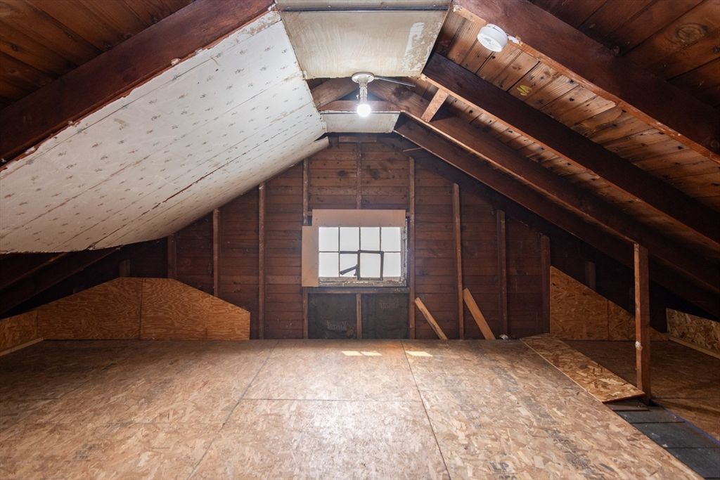 Empty room, Interior, Wooden Beams, Wooden Ceilings, Wooden Walls