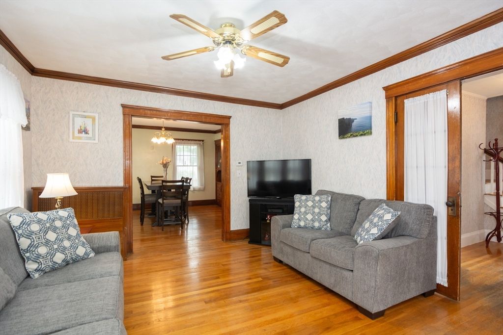 Dining room, Interior, Living room, Pendant Lights, Wood Texture Flooring