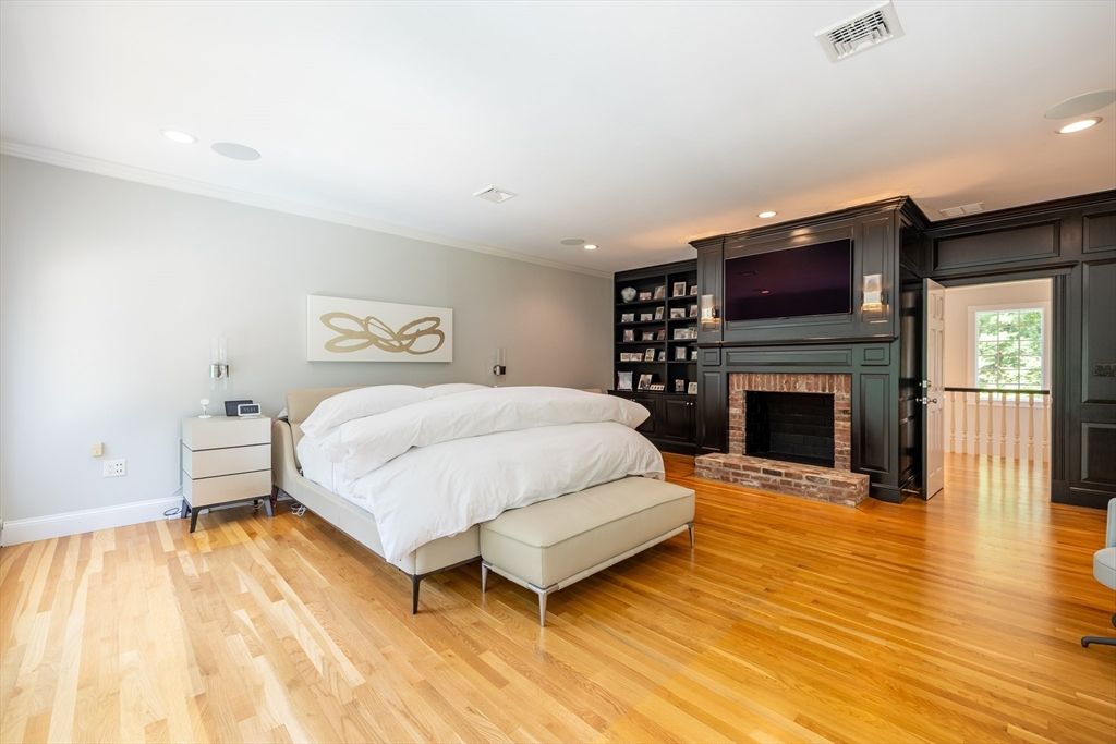 Bedroom, Fireplace, Interior, Recessed Lighting, Wood Texture Flooring