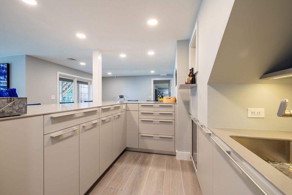 Interior, Recessed Lighting, Wood Texture Flooring