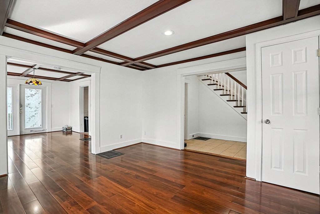 Empty room, Interior, Recessed Lighting, Wooden Beams, Wood Texture Flooring