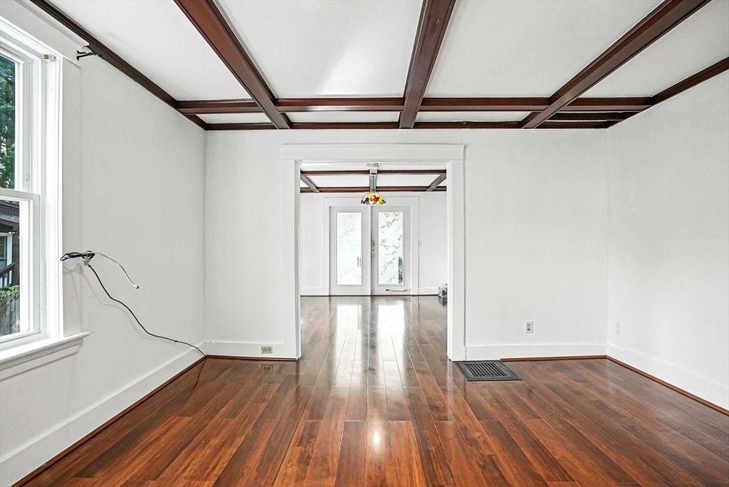 Empty room, Interior, Wooden Beams, Wood Texture Flooring