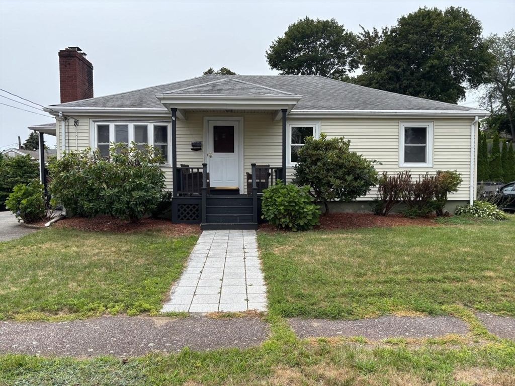 Exterior, Facade, Cape Cod