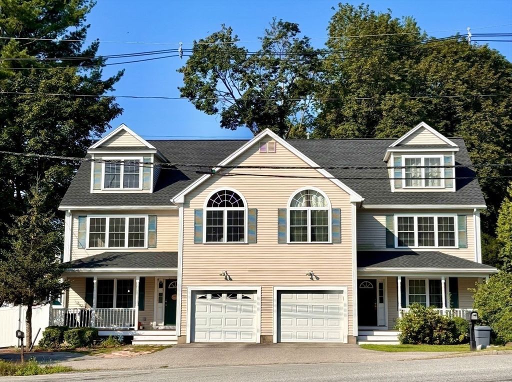 Attached, Exterior, Facade, Rowhouse