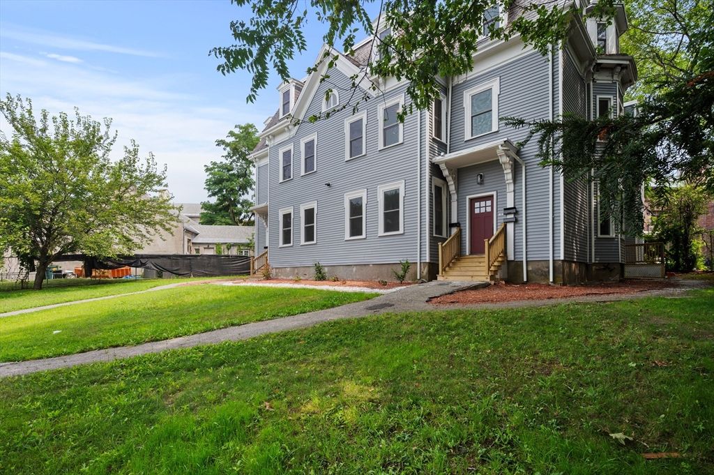 Backyard, Exterior, Facade, Queen Anne Victorian