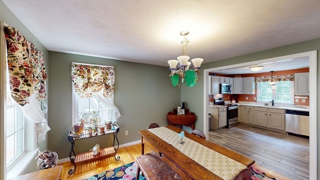 Chandelier, Interior, Kitchen, Wood Texture Flooring