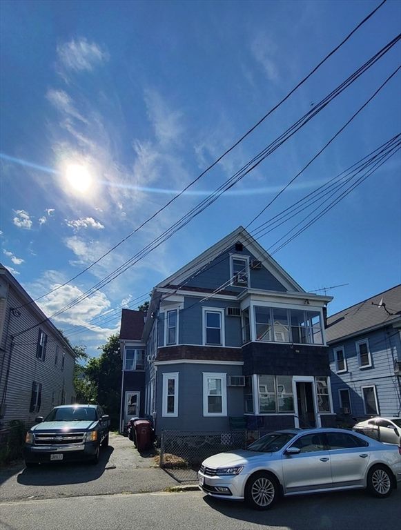 Exterior, Facade, Queen Anne Victorian