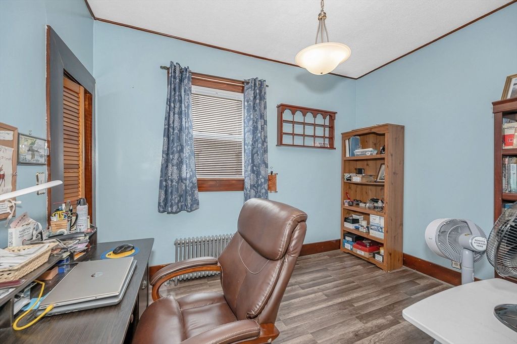 Home Office, Interior, Pendant Lights, Wood Texture Flooring