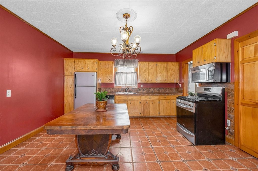 Chandelier, Interior, Kitchen