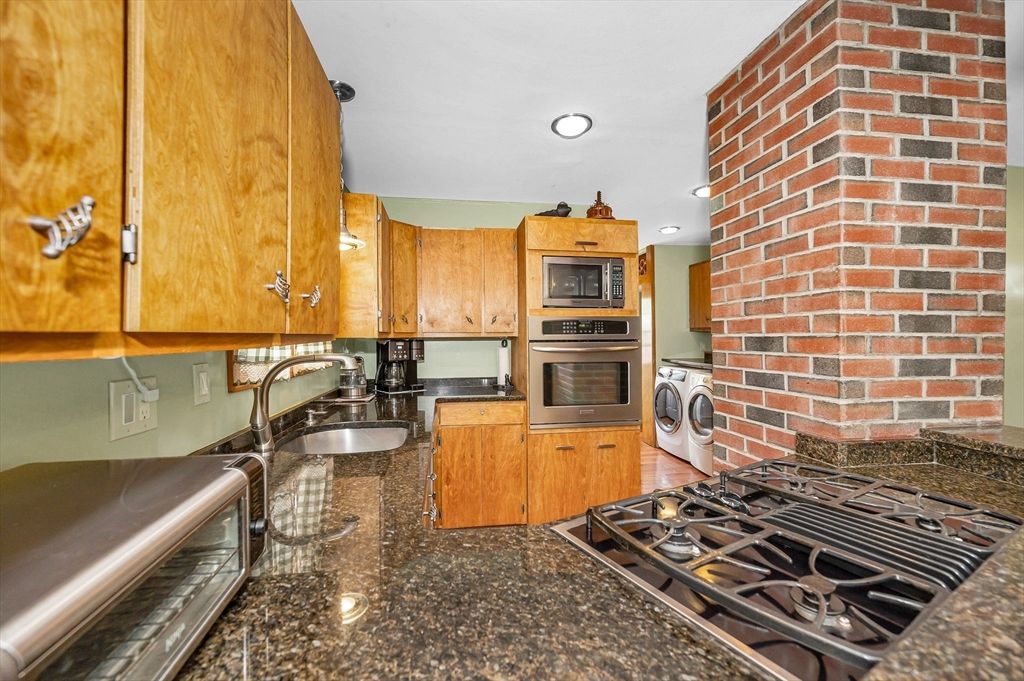 Interior, Kitchen, Recessed Lighting, Stone Walls, Washer