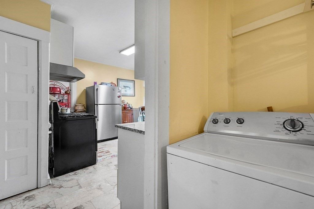 Interior, Kitchen, Utility Closets, Washer