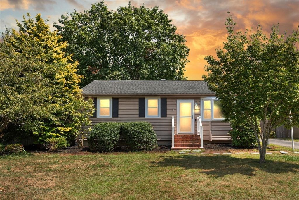 Exterior, Facade, Cape Cod