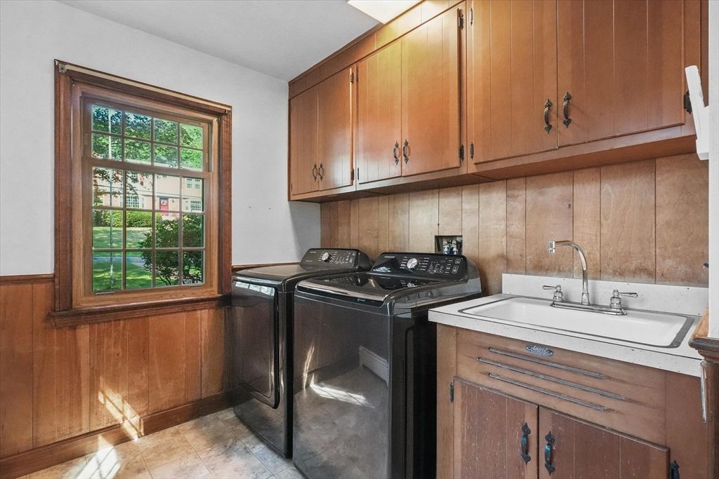 Interior, Washer, Wooden Walls