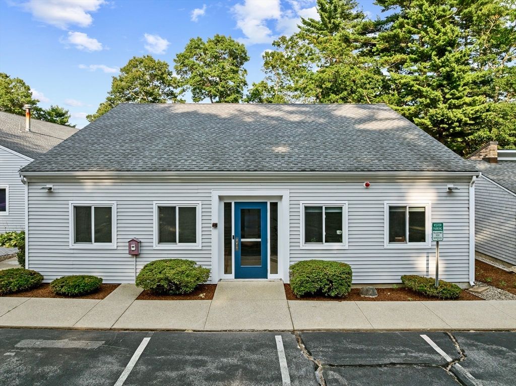 Exterior, Facade, Cape Cod