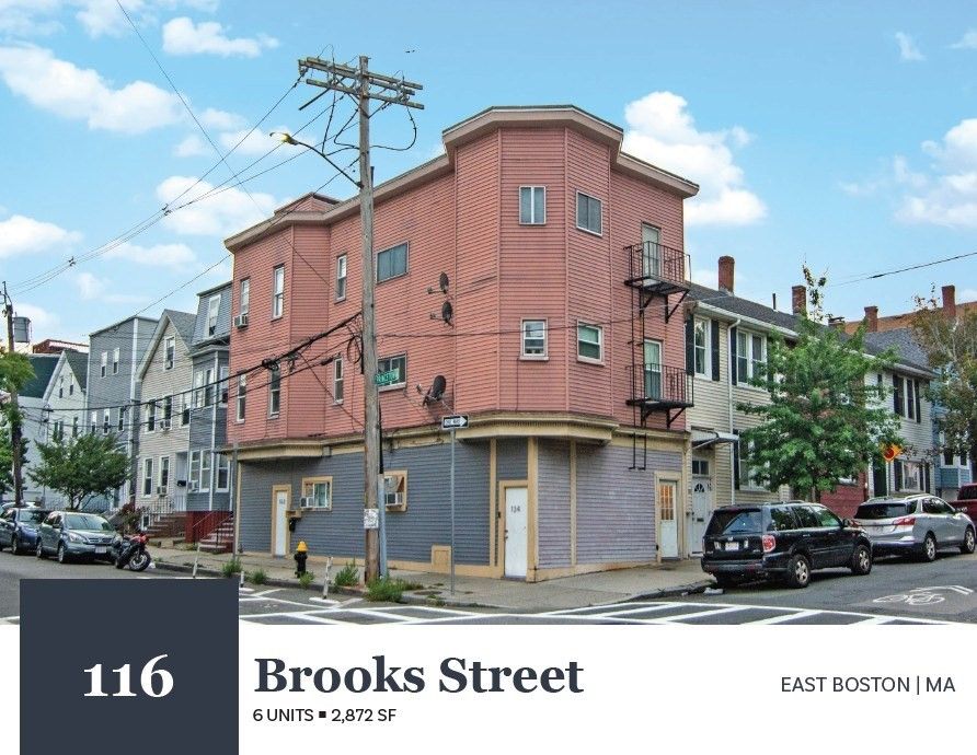 Exterior, Facade, Rowhouse